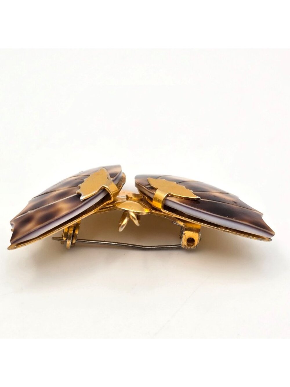 Vintage Tiger Cowrie Shell Butterfly Brooch 1.75" Gold Tone Insect Statement Pin - Picture 3 of 6